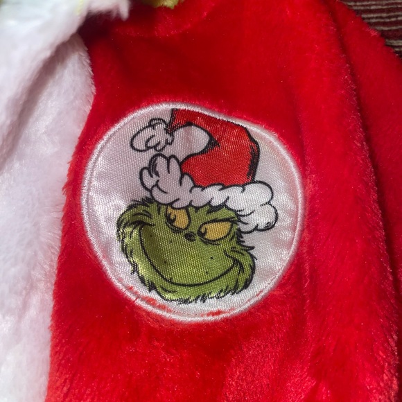 The grinch robe and pajamas 12 months $15 - Picture 2 of 4